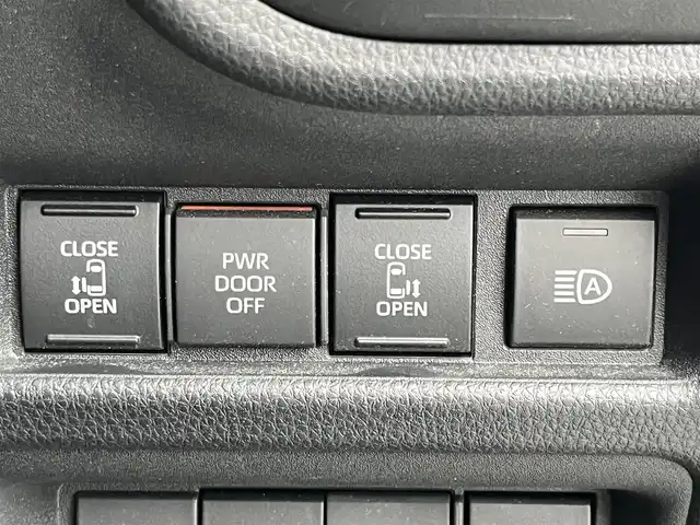 トヨタ シエンタ ハイブリッド Z 奈良県 2023(令5)年 3.2万km ホワイトパールクリスタルシャイン １０．５インチ純正ナビ　/フルセグテレビ　/ｂｌｕｅｔｏｏｔｈ　/バックカメラ　/ミラキャスト/ビルトインＥＴＣ　/社外前後ミラー型ドライブレコーダー　/両側パワースライドドア　/純正フロアマット/純正アルミホイール　/トヨタセーフティセンス/ブラインドスポットモニター/1500W/EVMODE/ドライブMODE