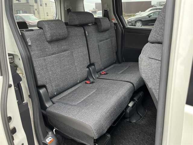 トヨタ シエンタ ハイブリッド Z 奈良県 2023(令5)年 3.2万km ホワイトパールクリスタルシャイン １０．５インチ純正ナビ　/フルセグテレビ　/ｂｌｕｅｔｏｏｔｈ　/バックカメラ　/ミラキャスト/ビルトインＥＴＣ　/社外前後ミラー型ドライブレコーダー　/両側パワースライドドア　/純正フロアマット/純正アルミホイール　/トヨタセーフティセンス/ブラインドスポットモニター/1500W/EVMODE/ドライブMODE