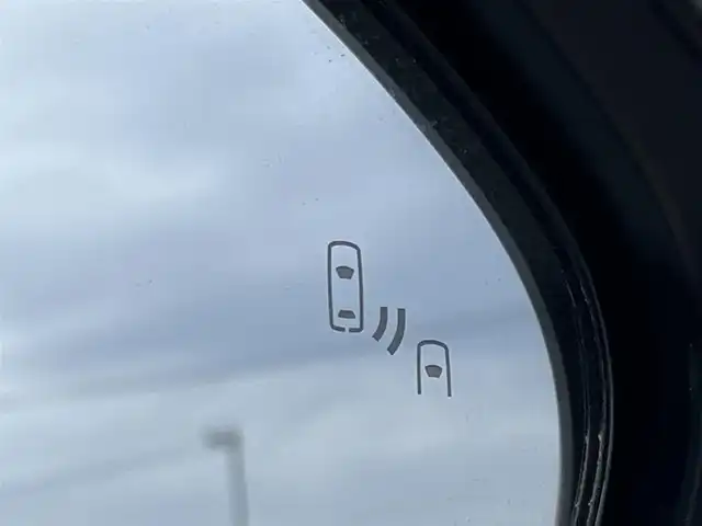 トヨタ シエンタ ハイブリッド Z 奈良県 2023(令5)年 3.2万km ホワイトパールクリスタルシャイン １０．５インチ純正ナビ　/フルセグテレビ　/ｂｌｕｅｔｏｏｔｈ　/バックカメラ　/ミラキャスト/ビルトインＥＴＣ　/社外前後ミラー型ドライブレコーダー　/両側パワースライドドア　/純正フロアマット/純正アルミホイール　/トヨタセーフティセンス/ブラインドスポットモニター/1500W/EVMODE/ドライブMODE