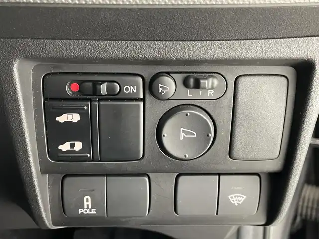 ホンダ フリード G ハイウェイエディション 滋賀県 2010(平22)年 5.6万km ポリッシュドメタルメタリック 社外ナビ/(CD/DVD/フルセグ/USB)/片側パワースライドドア/ETC/オートライト/LEDヘッドライト/電動格納ミラー/純正フロアマット/スペアキー