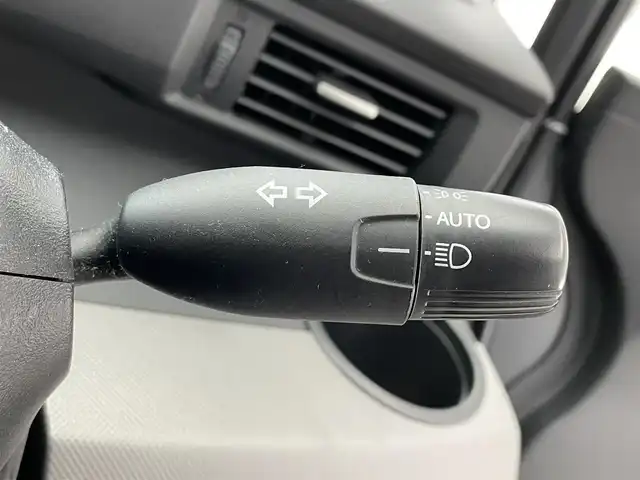 ホンダ フリード G ハイウェイエディション 滋賀県 2010(平22)年 5.6万km ポリッシュドメタルメタリック 社外ナビ/(CD/DVD/フルセグ/USB)/片側パワースライドドア/ETC/オートライト/LEDヘッドライト/電動格納ミラー/純正フロアマット/スペアキー