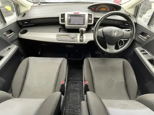 ホンダ フリード G ハイウェイエディション 滋賀県 2010(平22)年 5.6万km ポリッシュドメタルメタリック 社外ナビ/(CD/DVD/フルセグ/USB)/片側パワースライドドア/ETC/オートライト/LEDヘッドライト/電動格納ミラー/純正フロアマット/スペアキー