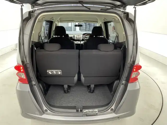 ホンダ フリード G ハイウェイエディション 滋賀県 2010(平22)年 5.6万km ポリッシュドメタルメタリック 社外ナビ/(CD/DVD/フルセグ/USB)/片側パワースライドドア/ETC/オートライト/LEDヘッドライト/電動格納ミラー/純正フロアマット/スペアキー