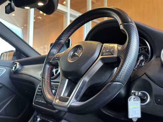 メルセデス・ベンツ ＣＬＡ４５ 4マチック 宮城県 2014(平26)年 5.8万km コスモスブラック レーダーセーフティパッケージ/COMANDシステムHDDナビゲーションシステム/フルセグTV/バックカメラ/ブラックレザーシート/シートヒーター /パワーシート /キセノンヘッドライト/オートライト/18インチAW/ETC車載器