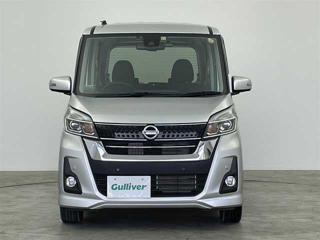 日産 デイズ ルークス ハイウェイスター Gターボ 群馬県 2019(令1)年 1.6万km スターリングシルバーM 純正７インチナビ　アラウンドビューモニター　エマージェンシーブレーキ　車線逸脱警報　両側パワースライドドア　クルーズコントロール　ステアリングスイッチ　ドライブレコーダー　ＥＴＣ２．０　ＬＥＤ　禁煙車