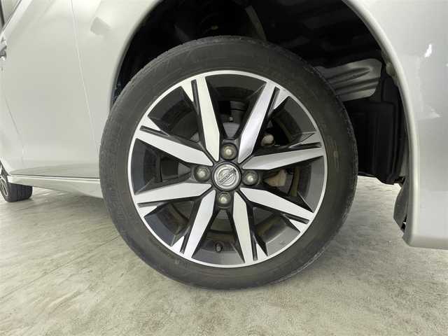 日産 デイズ ルークス ハイウェイスター Gターボ 群馬県 2019(令1)年 1.6万km スターリングシルバーM 純正７インチナビ　アラウンドビューモニター　エマージェンシーブレーキ　車線逸脱警報　両側パワースライドドア　クルーズコントロール　ステアリングスイッチ　ドライブレコーダー　ＥＴＣ２．０　ＬＥＤ　禁煙車