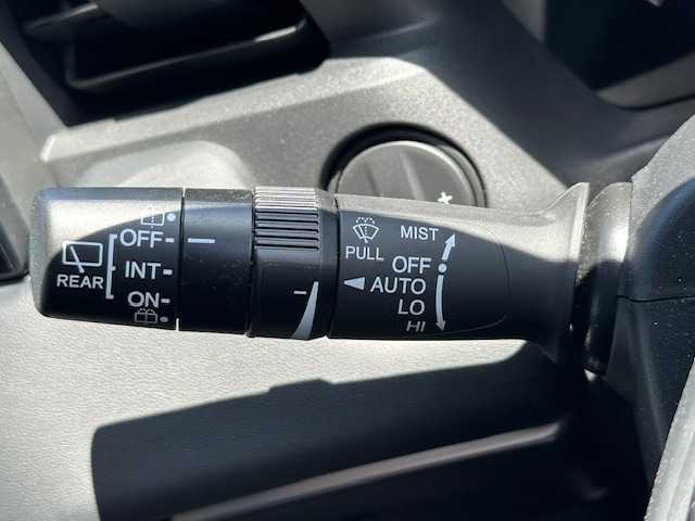 ホンダ ヴェゼル ハイブリッド e:HEV Z 大阪府 2022(令4)年 0.8万km クリスタルブラックパール ９インチナビ　/フルセグ　/バックカメラ　/ハーフレザーシート　/シートヒーター　/ステアリングヒーター　/パワーバックドア　/ブラインドスポットモニター　/前後ドラレコ　/ＬＥＤヘッドライト　/２．０ＥＴＣ　/マット