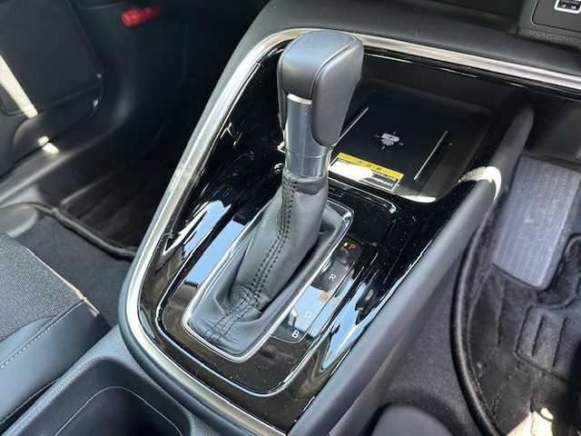 ホンダ ヴェゼル ハイブリッド e:HEV Z 大阪府 2022(令4)年 0.8万km クリスタルブラックパール ９インチナビ　/フルセグ　/バックカメラ　/ハーフレザーシート　/シートヒーター　/ステアリングヒーター　/パワーバックドア　/ブラインドスポットモニター　/前後ドラレコ　/ＬＥＤヘッドライト　/２．０ＥＴＣ　/マット