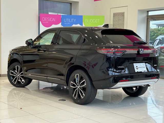 ホンダ ヴェゼル ハイブリッド e:HEV Z 埼玉県 2025(令7)年 0.1万km未満 クリスタルブラックパール ホンダセンシング/Honda CONNECTディスプレー/ BT/フルセグ/USB/バックカメラ/パワーバックドア/レーダークルーズコントロール/レーンキープアシスト/純正18インチアルミホイール/LEDヘッドライト/ハーフレザーシート/シートヒーター/ETC2.0/スマートキー×2/禁煙車