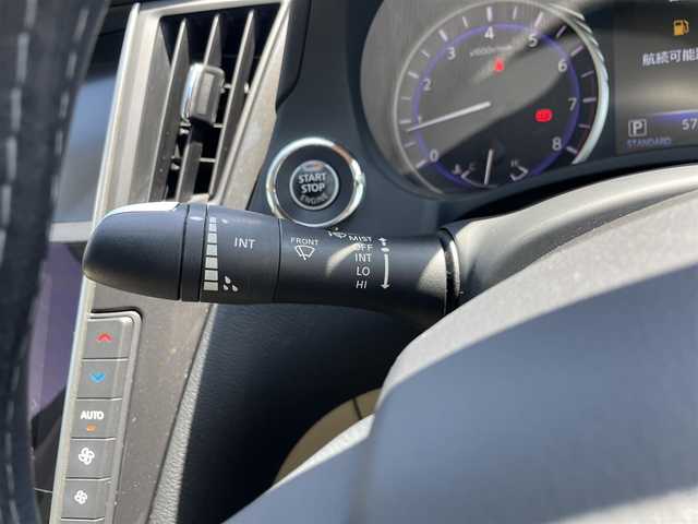 日産 スカイライン 200GT－t 福岡県 2015(平27)年 5.7万km ラディアントレッド 横滑り機能/盗難防止機能/ドラレコ/バックカメラ/純正SDナビ/Bluetooth/フルセグTV/CDチェンジャー/ipod.AUX/USB/純正フロアマット/純正AW/ビルトインETC/LEDライト/パワーシート/クルコン