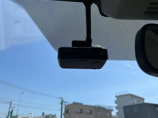 日産 スカイライン 200GT－t 福岡県 2015(平27)年 5.7万km ラディアントレッド 横滑り機能/盗難防止機能/ドラレコ/バックカメラ/純正SDナビ/Bluetooth/フルセグTV/CDチェンジャー/ipod.AUX/USB/純正フロアマット/純正AW/ビルトインETC/LEDライト/パワーシート/クルコン