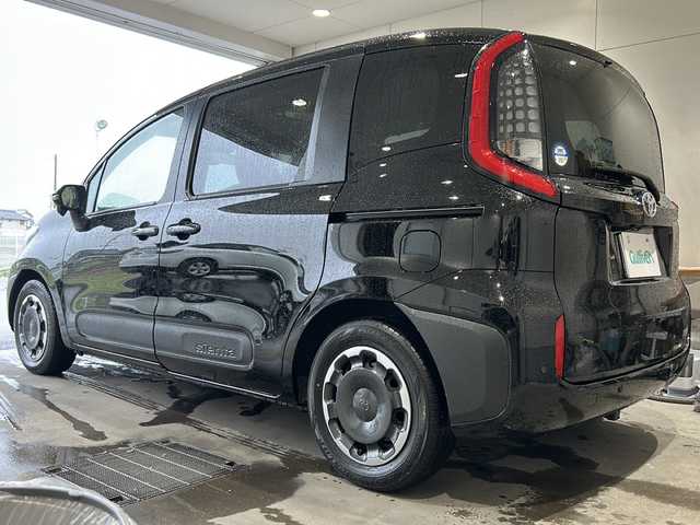 トヨタ シエンタ Z 香川県 2022(令4)年 1.4万km ブラック １０インチディスプレィオーディオナビ/CD/ＤＶＤデッキ/フリップダウンモニター/両側パワースライドドア/バックカメラ/フルセグＴＶ/ＬＥＤヘッドライト/衝突軽減ブレーキ/オートマチックハイビーム/コーナーセンサー