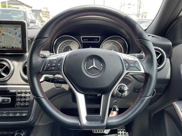 メルセデス・ベンツ ＧＬＡ２５０ 4マチック スポーツ 山形県 2014(平26)年 4.5万km カルサイトホワイト 4WD/純正メモリナビ/・フルセグ/CD/AM/FM/Bluetooth/バックカメラ/クルーズコントロール/ブラインドスポットモニター/コーナーセンサー/横滑り防止装置/盗難防止装置/オートライト/HIDライト/ETC/前席シートヒーター/運転席パワーシート/ハーフレザー/ダブルサイドエアバック/パドルシフト/電動リアゲート/純正18インチアルミホイールサマータイヤ/社外フロアマット/社外ドライブレコーダー/スペアキー/ルーフレール