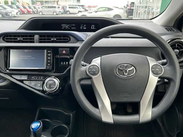 トヨタ アクア S 茨城県 2017(平29)年 7.6万km コバルトブルーメタリック トヨタセーフティセンス/純正ナビ/ETC/前後ドライブレコーダー/バックカメラ/LEDライト/スマートキー/パワーステアリング/パワーウィンドウ/純正フロアマット/スペアキー1本