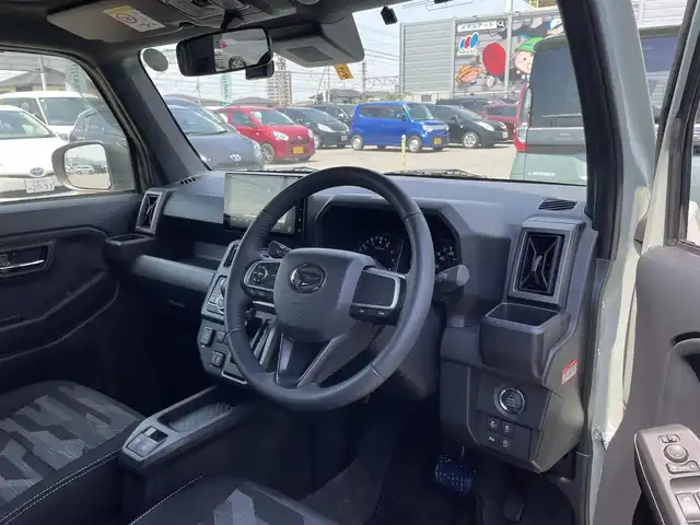 ダイハツ タフト G ダーククロムベンチャー 滋賀県 2023(令5)年 1.1万km セラミックグリーンM 禁煙車/純正９インチスマホ連携ディスプレイオーディオ/【フルセグTV/Bluetooth/HDMI//AppleCarPlay/AndroidAuto】/バックカメラ/ＥＴＣ/ドライブレコーダー/ガラスルーフ/スマートアシスト/・衝突警報機能/・衝突回避支援ブレーキ機能/・車線逸脱警報機能/・車線逸脱抑制制御機能/・ふらつき警報機能/・先行車発進お知らせ機能/・アダプティブドライビングビーム/・標識認識機能/・ブレーキ制御付誤発進抑制機能/・コーナーセンサー/・路外逸脱警報機能/ＬＥＤライト/シートヒーター/オートホールド