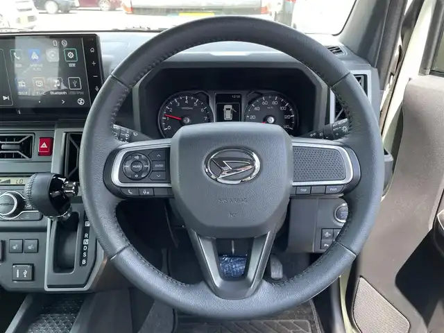 ダイハツ タフト G ダーククロムベンチャー 滋賀県 2023(令5)年 1.1万km セラミックグリーンM 禁煙車/純正９インチスマホ連携ディスプレイオーディオ/【フルセグTV/Bluetooth/HDMI//AppleCarPlay/AndroidAuto】/バックカメラ/ＥＴＣ/ドライブレコーダー/ガラスルーフ/スマートアシスト/・衝突警報機能/・衝突回避支援ブレーキ機能/・車線逸脱警報機能/・車線逸脱抑制制御機能/・ふらつき警報機能/・先行車発進お知らせ機能/・アダプティブドライビングビーム/・標識認識機能/・ブレーキ制御付誤発進抑制機能/・コーナーセンサー/・路外逸脱警報機能/ＬＥＤライト/シートヒーター/オートホールド