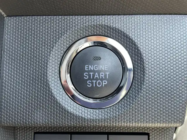 ダイハツ タフト G ダーククロムベンチャー 滋賀県 2023(令5)年 1.1万km セラミックグリーンM 禁煙車/純正９インチスマホ連携ディスプレイオーディオ/【フルセグTV/Bluetooth/HDMI//AppleCarPlay/AndroidAuto】/バックカメラ/ＥＴＣ/ドライブレコーダー/ガラスルーフ/スマートアシスト/・衝突警報機能/・衝突回避支援ブレーキ機能/・車線逸脱警報機能/・車線逸脱抑制制御機能/・ふらつき警報機能/・先行車発進お知らせ機能/・アダプティブドライビングビーム/・標識認識機能/・ブレーキ制御付誤発進抑制機能/・コーナーセンサー/・路外逸脱警報機能/ＬＥＤライト/シートヒーター/オートホールド