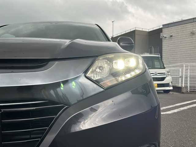 ホンダ ヴェゼル ハイブリッド X 山梨県 2015(平27)年 5.5万km ルーセブラックM 4WD/純正ナビ/フルセグテレビ/Bluetooth接続/メモリナビ/バックカメラ/ETC/ドライブレコーダー/MTモード付AT/クルーズコントロール/パワーウィンドウ/スマートキー/純正フロアマット/純正アルミホイール/ABS/横滑り防止/オートライト/LEDライト