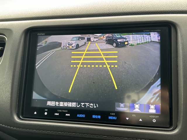 ホンダ ヴェゼル ハイブリッド X 山梨県 2015(平27)年 5.5万km ルーセブラックM 4WD/純正ナビ/フルセグテレビ/Bluetooth接続/メモリナビ/バックカメラ/ETC/ドライブレコーダー/MTモード付AT/クルーズコントロール/パワーウィンドウ/スマートキー/純正フロアマット/純正アルミホイール/ABS/横滑り防止/オートライト/LEDライト