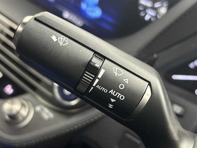 レクサス ＬＳ 500h エグゼクティブ 道央・札幌 2017(平29)年 2.4万km グラファイトブラックガラスフレーク ・４WD/・マークレビンソンサウンド/・メーカーナビ/　CD/DVD/SD/BT/Blu-ray/フルセグ/・パノラミックビューモニター/・デジタルインナーミラー/・リアエンターテイメントシステム/・AC１００V/・レクサスセーフティシステム＋/・ヘッドアップディスプレイ/・レザーシート/・全席パワーシート/・全席エア/シートヒーター/・後席温感リラクゼーションシート/・パワーバックドア/・プッシュスタート/・スマートキー/・3眼LEDヘッドライト/・オートハイビーム/・純正フロアマット/・純正19インチAW