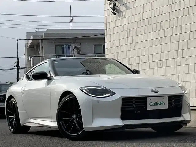 日産 フェアレディ Ｚ バージョンST 埼玉県 2024(令6)年 0.3万km パールⅡ 外部検査済み/ワンオーナー/6MTモデル/V6ツインターボ/カラー：プリズムホワイト×スーパーブラック/（カラーコード：XKJ）/ツートンルーフ/3連メーター/BOSEサウンド/ハーフレザーシート/シートヒーター/純正ナビゲーション/フルセグTV／Bluetooth/バックカメラ/レーダークルーズコントロール/レーダーブレーキ/フロアマット/ETC20/新車保証書/取扱説明書