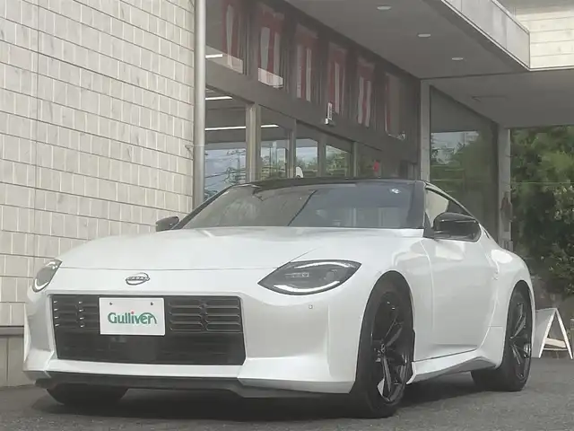 日産 フェアレディ Ｚ バージョンST 埼玉県 2024(令6)年 0.3万km パールⅡ 外部検査済み/ワンオーナー/6MTモデル/V6ツインターボ/カラー：プリズムホワイト×スーパーブラック/（カラーコード：XKJ）/ツートンルーフ/3連メーター/BOSEサウンド/ハーフレザーシート/シートヒーター/純正ナビゲーション/フルセグTV／Bluetooth/バックカメラ/レーダークルーズコントロール/レーダーブレーキ/フロアマット/ETC20/新車保証書/取扱説明書