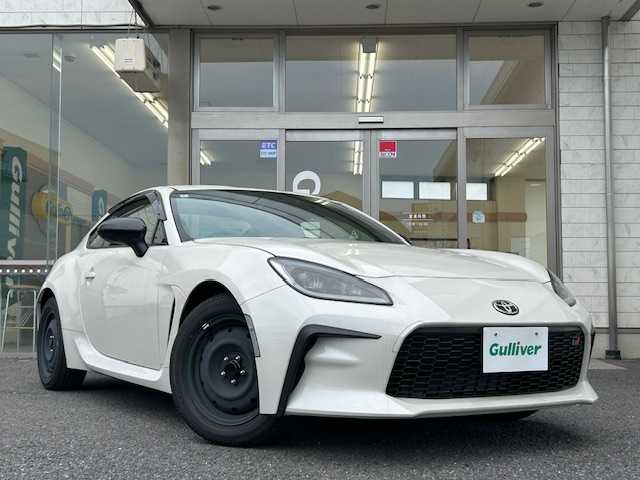 トヨタ ＧＲ８６ RC 埼玉県 2024(令6)年 0.1万km クリスタルホワイトパール EyeSight/・プリクラッシュブレーキ/・全車速追従機能付きクルーズコントロール/・車線逸脱警報/・ふらつき警報/・先行車発進お知らせ機能/クリアランスソナー(リアのみ)/横滑り防止装置/ステアリングスイッチ/SYNCスイッチ/オートライト/オートハイビーム/2.1A USB/ドアバイザー/純正フロアマット/保証書/取扱説明書/スペアキー