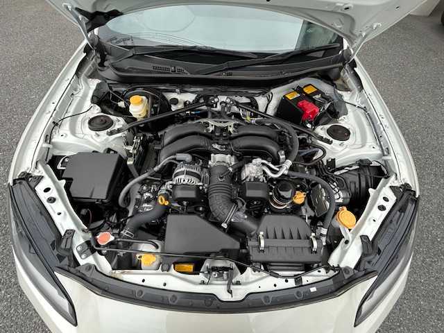 トヨタ ＧＲ８６ RC 埼玉県 2024(令6)年 0.1万km クリスタルホワイトパール EyeSight/・プリクラッシュブレーキ/・全車速追従機能付きクルーズコントロール/・車線逸脱警報/・ふらつき警報/・先行車発進お知らせ機能/クリアランスソナー(リアのみ)/横滑り防止装置/ステアリングスイッチ/SYNCスイッチ/オートライト/オートハイビーム/2.1A USB/ドアバイザー/純正フロアマット/保証書/取扱説明書/スペアキー