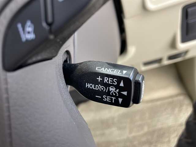 トヨタ ランドクルーザー プラド TX Lパッケージ 鹿児島県 2023(令5)年 1.1万km ホワイトパールクリスタルシャイン 純正ナビ/（CD/DVD/BT/フルセグTV）/サンルーフ/レーダークルーズコントロール/プリクラッシュセーフティ/レーンキープアシスト/パワーシート/ベージュ革シート/シートヒーター/シートベンチレーション/オートライト/オートマチックハイビーム/バックカメラ/ETC2.0
