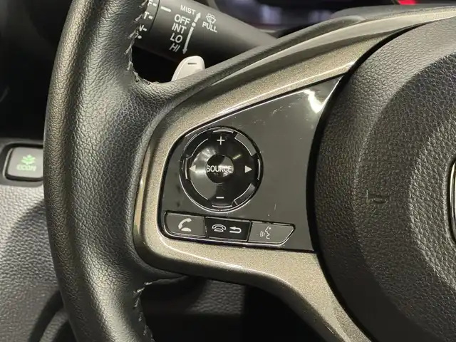 ホンダ Ｎ ＷＧＮ カスタム Lターボ 三重県 2024(令6)年 0.8万km プラチナホワイトパール ガソリン・ターボ/FF/MTモード付インパネCVT/ケンウッド 7インチ『彩速ナビ』 MDV-S710/（FM/AM/CD/DVD/iPod/USB/SD/内蔵メモリ/Bluetooth/HDMI/SMART USEN）/バックカメラ/ドライブレコーダー 前後/ETC/Honda SENSING/・衝突軽減ブレーキ［CMBS］/・車線維持支援システム［LKAS］/・アダプティブクルーズコントロール［ACC］/・路外逸脱抑制機能/・先行車発進お知らせ機能/・標識認識機能/・パーキングセンサーシステム/・オートハイビーム機能/・装備/・シートヒーター（D/N）/・オートエアコン/・オートライト/・LEDヘッドライト＆フロントフォグランプ/・パドルシフト/・電子パーキングブレーキ＆ブレーキホールド機能/・USBジャック（充電用x2）/・電動格納ドアミラー（ウインカー付）/・純正 15inAW（ブラック塗装）/・スマートキーx2/・保/など