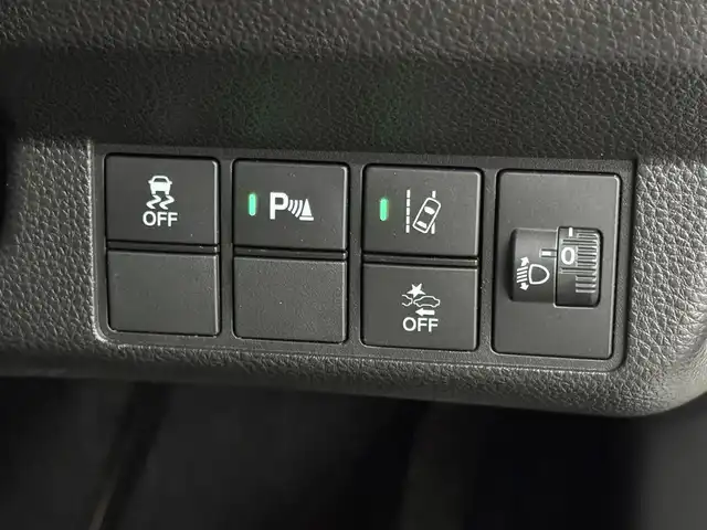 ホンダ Ｎ ＷＧＮ カスタム Lターボ 三重県 2024(令6)年 0.8万km プラチナホワイトパール ガソリン・ターボ/FF/MTモード付インパネCVT/ケンウッド 7インチ『彩速ナビ』 MDV-S710/（FM/AM/CD/DVD/iPod/USB/SD/内蔵メモリ/Bluetooth/HDMI/SMART USEN）/バックカメラ/ドライブレコーダー 前後/ETC/Honda SENSING/・衝突軽減ブレーキ［CMBS］/・車線維持支援システム［LKAS］/・アダプティブクルーズコントロール［ACC］/・路外逸脱抑制機能/・先行車発進お知らせ機能/・標識認識機能/・パーキングセンサーシステム/・オートハイビーム機能/・装備/・シートヒーター（D/N）/・オートエアコン/・オートライト/・LEDヘッドライト＆フロントフォグランプ/・パドルシフト/・電子パーキングブレーキ＆ブレーキホールド機能/・USBジャック（充電用x2）/・電動格納ドアミラー（ウインカー付）/・純正 15inAW（ブラック塗装）/・スマートキーx2/・保/など