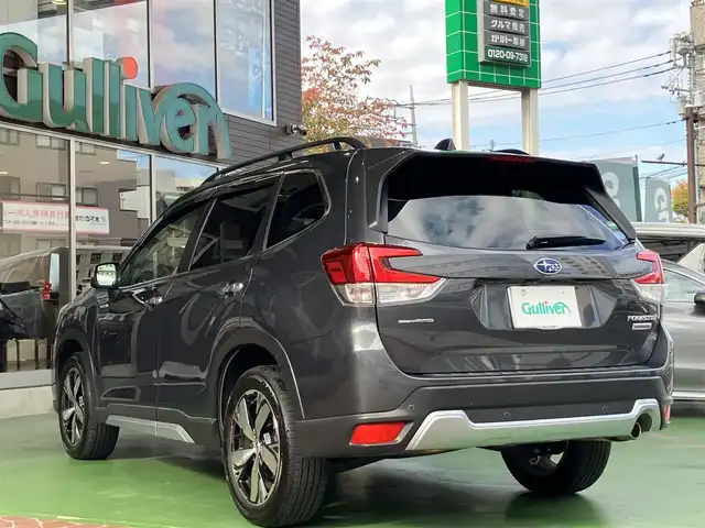 スバル フォレスター ハイブリッド アドバンス 神奈川県 2021(令3)年 2.9万km マグネタイトグレーメタリック ワンオーナー/アイサイトコアテクノロジー/・プリクラッシュブレーキ/・後退時ブレーキアシスト/・AT誤発進抑制機能/・AT後後進抑制制御/・ツーリングアシスト/・全車速追従機能付/・レーダークルーズコントロール/・定速クルーズコントロール/・ECOクルーズコントロール/・車線逸脱抑制/車線逸脱警報/・ふらつき警報/・先行車発進お知らせ機能/・スバルリヤビークルディテクション/（後側方警戒システム）/・アダプティブドライビングビーム/純正ナビゲーション/地上デジタルテレビ/DIATONE SOUND/Bカメラ/ドライブレコーダー/パドルシフト/ステアリングスイッチ/LEDヘッドライト・フォグライト/ハーフレザーシート/ステアリングヒーター/前席電動・メモリー・ヒートシート/ETC/スマートキー/純正ルーフレール/純正アルミホイール18インチ/純正Fマット/取扱説明書/メーカー保証書/点検整備記録簿/・R34567年（ディーラー様にて実施）