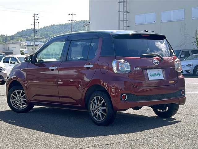 トヨタ パッソ モーダ 秋田県 2016(平28)年 7.9万km ブラックマイカメタリック/ファイアークォーツレッドメタリック 社外ＳＤナビ/社外CD、DVD、BT、フルセグ/バックカメラ/社外14インチアルミ/４WD/ETC/スペアキー