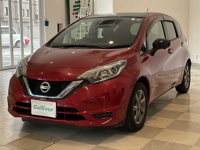 日産 ノート e－パワー X Bアロー 福井県 2017(平29)年 8.9万km ガーネットレッド/スーパーブラック 2トーン 純正7インチナビ/フルセグTV/CD/BT/AUX/アラウンドビューモニター/360°セーフティアシスト/・プロパイロット/・インテリジェントエマージェンシーブレーキ/・インテリジェントFCW/・ふらつき警報/・標識認識機能/・インテリジェントLI＋LDW/・踏み間違い衝突防止アシスト/・インテリジェントルームミラー/ETC/ドライブレコーダー/オートライト/HIDヘッドライト/純正15インチアルミホイール/スタッドレスタイヤ車載/プッシュスタート/スマートキー×2