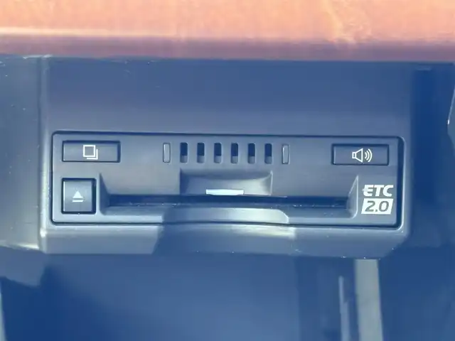 レクサス ＣＴ 200h バージョンC 大分県 2017(平29)年 1万km ソニックチタニウム ・純正ナビ(CD/DVD/SD/BT/AUX/USB)/・バックカメラ/・テレビキャンセラー/・プリクラッシュセーフティ/・レーダークルーズコントロール/・ETC 2.0/・パドルシフト/・ステアリングリモコン/・オートハイビーム/・パワーシート/・シートヒーター/・スマートキー/・プッシュスタート