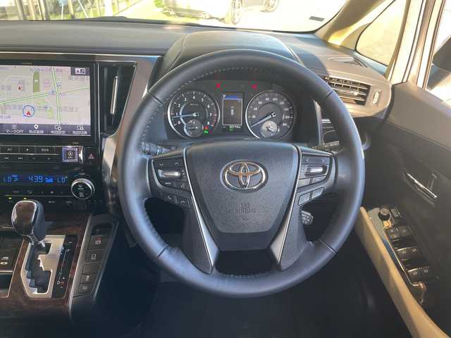 トヨタ アルファード X 愛知県 2019(平31)年 5.3万km ホワイトパールクリスタルシャイン トヨタセーフティセンス/アルパイン11型ナビ/フリップダウンモニター/片側パワースライド/レーダークルーズコントロール/バックカメラ/コーナーセンサー/純正アルミホイール/LEDヘッドライト/リアオートエアコン/フルセグ/CD DVD/Bluetooth/衝突軽減システム/オートマチックハイビーム/ドライブレコーダー/ETC/ステアリングスイッチ/スマートキー/プッシュスタート
