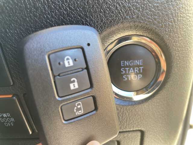 トヨタ アルファード X 愛知県 2019(平31)年 5.3万km ホワイトパールクリスタルシャイン トヨタセーフティセンス/アルパイン11型ナビ/フリップダウンモニター/片側パワースライド/レーダークルーズコントロール/バックカメラ/コーナーセンサー/純正アルミホイール/LEDヘッドライト/リアオートエアコン/フルセグ/CD DVD/Bluetooth/衝突軽減システム/オートマチックハイビーム/ドライブレコーダー/ETC/ステアリングスイッチ/スマートキー/プッシュスタート