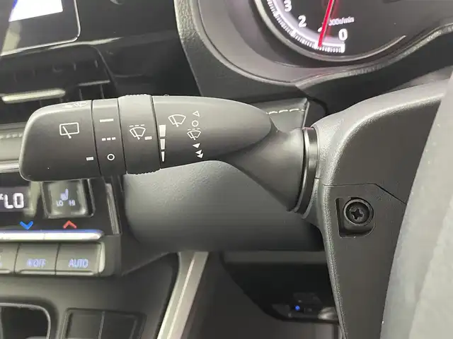 トヨタ ノア S－Z 福井県 2023(令5)年 5.3万km ホワイトパールクリスタルシャイン 純正１０．５型ナビ機能付きディスプレイオーディオ/（ＦＭ／ＡＭ／ＢＴ／ＴＶ／ＡｐｐｌｅＣａｒＰｌａｙ／ＡｎｄｒｏｉｄＡｕｔｏ）/バックカメラ/両側パワースライドドア/スペアキー/純正ビルトインＥＴＣ/ハーフレザーシート/前後ドライブレコーダー/ハーフレザーシート/シートヒーター/純正LEDヘッドライト/レーダークルーズコントロール/トヨタセーフティセンス/純正17インチアルミホイール