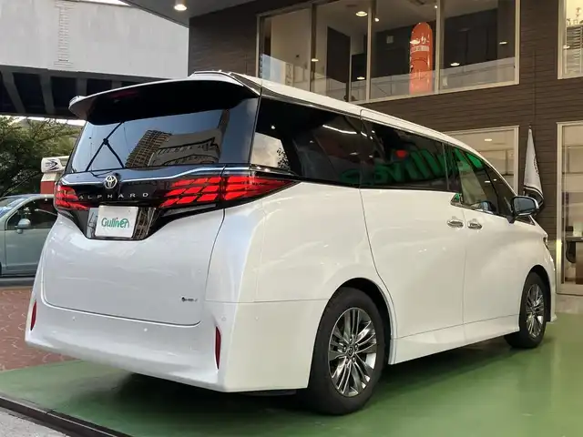 トヨタ アルファードハイブリット Z 神奈川県 2024(令6)年 2.3万km プラチナホワイトパールマイカ ワンオーナー/新車保証書/取扱説明書/レザーシート/パワーシート/シートヒーター/14インチディスプレイオーディオ/ナビ・フルセグTV/Bluetooth/USB入力/HDMI入力/AppleCarPlay/AndroidAuto/ETC2.0/ブラインドスポットモニター/左右独立ムーンルーフ/デジタルインナーミラー/セーフティセンス/・プリクラッシュセーフティ/・レーントレーシングアシスト/・レーンディパーチャーアラート/・全車速追従機能付レーダークルーズコントロール/・アダプティブハイビームアシスト/・ロードサインアシスト/・ドライバー異常時対応システム/・プロアクティブドライビングアシスト/・発進遅れ告知機能/両側パワースライドドア/パワーバックドア/三眼LEDヘッドライト