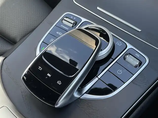 メルセデス・ベンツ Ｃ２００ ローレウスED スポーツプラスPKG 三重県 2020(令2)年 3.6万km オブシディアンブラック 本革/ＡＣＣ/シートヒーター/ＨＤＵ/純正ナビ/Ａｐｐｌｅｃａｒプレイ/ＥＴＣ２．０/ブラインドスポット/前後ドラレコ/純正１８インチＡＷ