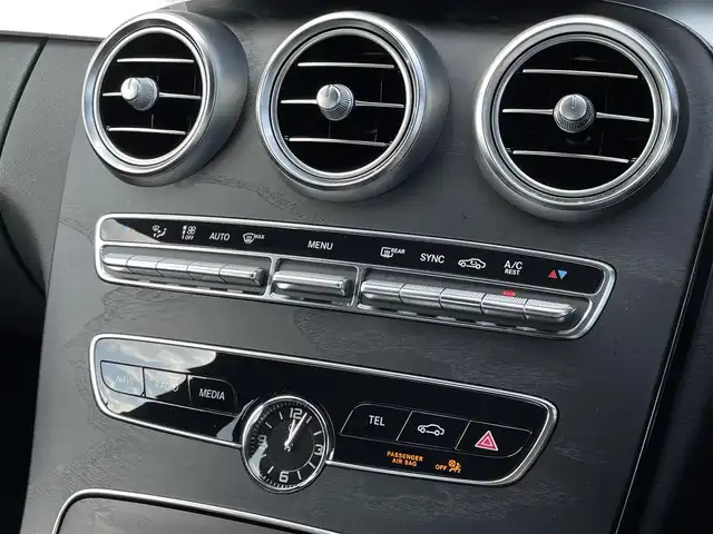 メルセデス・ベンツ Ｃ２００ ローレウスED スポーツプラスPKG 三重県 2020(令2)年 3.6万km オブシディアンブラック 本革/ＡＣＣ/シートヒーター/ＨＤＵ/純正ナビ/Ａｐｐｌｅｃａｒプレイ/ＥＴＣ２．０/ブラインドスポット/前後ドラレコ/純正１８インチＡＷ