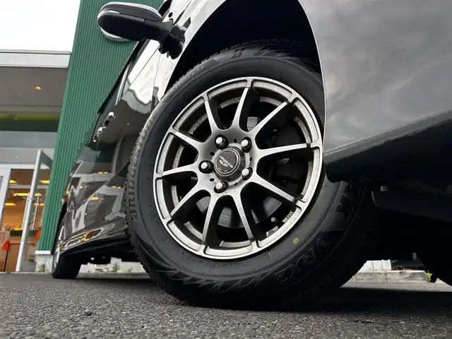 トヨタ ヴォクシー ZS 煌Ⅱ 宮城県 2016(平28)年 8.8万km ブラック セーフティセンスC/・プリクラッシュセーフティ/・レーンディパーチャーアラート/・オートマチックハイビーム/先行車発進告知機能/フリップダウンモニター/純正9インチナビ（NSZT-Y64T）/・CD/DVD/・Bluetooth/・フルセグTV/バックカメラ/ビルトインETC/両側パワースライドドア/革巻きステアリング/LEDヘッドランプ/フォグランプ/オートライト/スマートキー＆プッシュスタート/電動格納ミラー/社外15インチAW/純正ドアバイザー/純正フロアマット/Wエアバッグ