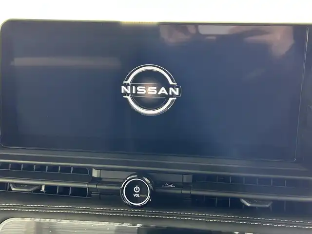 日産 セレナ e－パワー ハイウェイスター V 佐賀県 2025(令7)年 0.1千km プリズムホワイト 登録済み未使用車/純正12.3インチナビ/全方位カメラ/デジタルインナールームミラー/プロパイロット/衝突被害軽減システム/レーダークルーズコントロール/レーンアシスト/ブラインドスポットモニター/先行車発信お知らせ機能/ロードサインアシスト/オートライト/オートマチックハイビーム/LEDヘッドライト/LEDフォグライト/電動パーキング/ブレーキホールド/ビルトインETC2.0/純正ナビ内蔵型前後ドライブレコーダー/両側パワースライドドア/ハンズフリースライドドア/シートバックテーブル/ISOFIX対応/後席サンシェード/HDMI接続/置くだけ充電/純正16インチアルミホイール/スマートキー/スペアキー×１