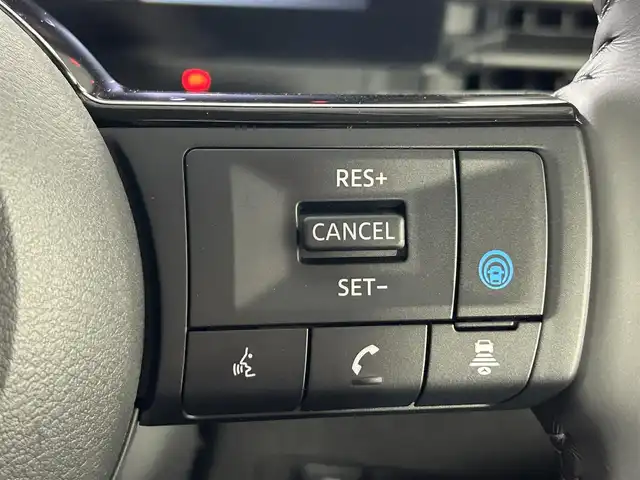 日産 セレナ e－パワー ハイウェイスター V 佐賀県 2025(令7)年 0.1千km プリズムホワイト 登録済み未使用車/純正12.3インチナビ/全方位カメラ/デジタルインナールームミラー/プロパイロット/衝突被害軽減システム/レーダークルーズコントロール/レーンアシスト/ブラインドスポットモニター/先行車発信お知らせ機能/ロードサインアシスト/オートライト/オートマチックハイビーム/LEDヘッドライト/LEDフォグライト/電動パーキング/ブレーキホールド/ビルトインETC2.0/純正ナビ内蔵型前後ドライブレコーダー/両側パワースライドドア/ハンズフリースライドドア/シートバックテーブル/ISOFIX対応/後席サンシェード/HDMI接続/置くだけ充電/純正16インチアルミホイール/スマートキー/スペアキー×１