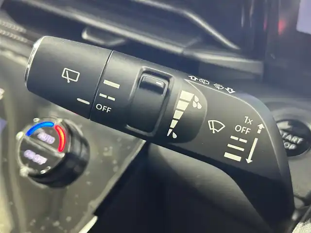 日産 セレナ e－パワー ハイウェイスター V 佐賀県 2025(令7)年 0.1千km プリズムホワイト 登録済み未使用車/純正12.3インチナビ/全方位カメラ/デジタルインナールームミラー/プロパイロット/衝突被害軽減システム/レーダークルーズコントロール/レーンアシスト/ブラインドスポットモニター/先行車発信お知らせ機能/ロードサインアシスト/オートライト/オートマチックハイビーム/LEDヘッドライト/LEDフォグライト/電動パーキング/ブレーキホールド/ビルトインETC2.0/純正ナビ内蔵型前後ドライブレコーダー/両側パワースライドドア/ハンズフリースライドドア/シートバックテーブル/ISOFIX対応/後席サンシェード/HDMI接続/置くだけ充電/純正16インチアルミホイール/スマートキー/スペアキー×１