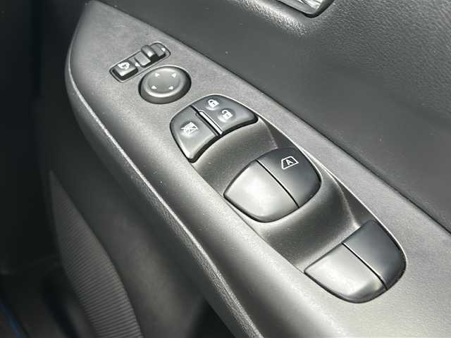 日産 セレナ e－パワー ハイウェイスター V 三重県 2019(平31)年 4万km ブリリアントホワイトパール 純正9型ナビ /全周囲カメラ/デジタルインナーミラー /プロパイロット /スペアキー /パーキングアシスト /前後コーナーセンサー /前方ドライブレコーダー/両側パワースライドドア/ビルトインETC/レーダークルーズコントロール /レーンキープアシスト/衝突軽減ブレーキ/革巻きステアリング/ステアリングスイッチ/電子パーキング/純正フロアマット/LEDヘッドライト/オートハイビーム /オートライト/電動格納ミラー/禁煙車