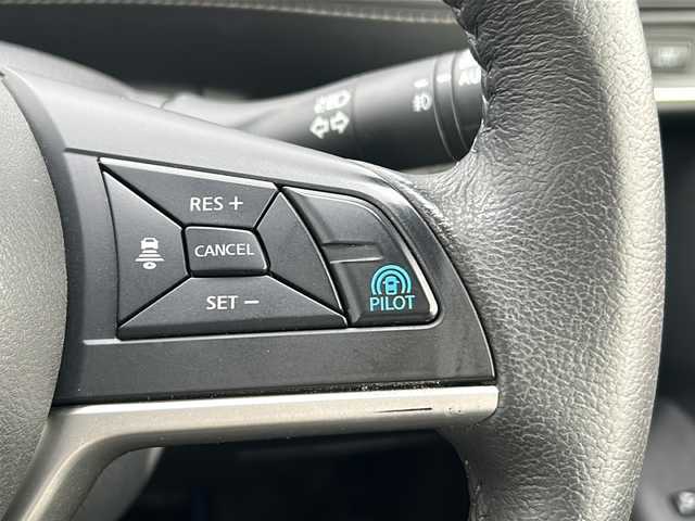 日産 セレナ e－パワー ハイウェイスター V 三重県 2019(平31)年 4万km ブリリアントホワイトパール 純正9型ナビ /全周囲カメラ/デジタルインナーミラー /プロパイロット /スペアキー /パーキングアシスト /前後コーナーセンサー /前方ドライブレコーダー/両側パワースライドドア/ビルトインETC/レーダークルーズコントロール /レーンキープアシスト/衝突軽減ブレーキ/革巻きステアリング/ステアリングスイッチ/電子パーキング/純正フロアマット/LEDヘッドライト/オートハイビーム /オートライト/電動格納ミラー/禁煙車