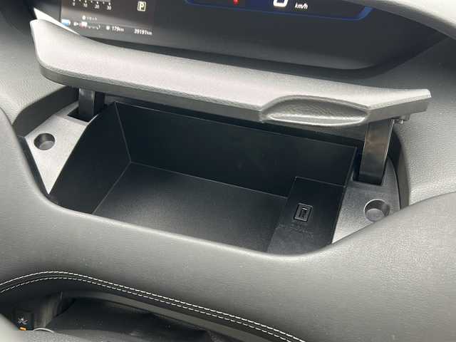 日産 セレナ e－パワー ハイウェイスター V 三重県 2019(平31)年 4万km ブリリアントホワイトパール 純正9型ナビ /全周囲カメラ/デジタルインナーミラー /プロパイロット /スペアキー /パーキングアシスト /前後コーナーセンサー /前方ドライブレコーダー/両側パワースライドドア/ビルトインETC/レーダークルーズコントロール /レーンキープアシスト/衝突軽減ブレーキ/革巻きステアリング/ステアリングスイッチ/電子パーキング/純正フロアマット/LEDヘッドライト/オートハイビーム /オートライト/電動格納ミラー/禁煙車