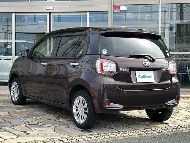 トヨタ パッソ モーダ 静岡県 2021(令3)年 2.3万km プラムブラウンパールクリスタルシャイン 純正SDナビ/・CD/・フルセグＴＶ/・Bluetooth/・AM/・FM/主要装備/・衝突軽減/・横滑り防止装置/・バックカメラ/・純正ドラレコ前後/・純正フロアマット/・LEDヘッドライト/・オートライト/・フォグランプ/・スマートキー/・プッシュスタート/・スペアキー1本/・Wエアバック/・オートエアコン