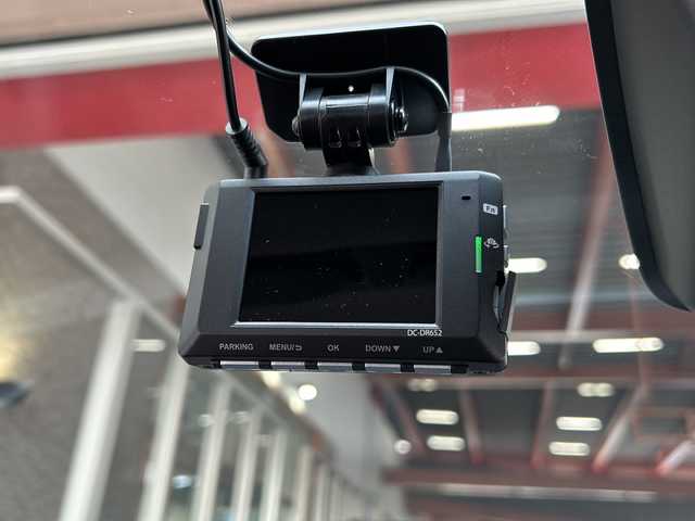 トヨタ パッソ モーダ 静岡県 2021(令3)年 2.3万km プラムブラウンパールクリスタルシャイン 純正SDナビ/・CD/・フルセグＴＶ/・Bluetooth/・AM/・FM/主要装備/・衝突軽減/・横滑り防止装置/・バックカメラ/・純正ドラレコ前後/・純正フロアマット/・LEDヘッドライト/・オートライト/・フォグランプ/・スマートキー/・プッシュスタート/・スペアキー1本/・Wエアバック/・オートエアコン